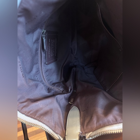 Coach Signature Chain Duffle - Picture 11 of 16